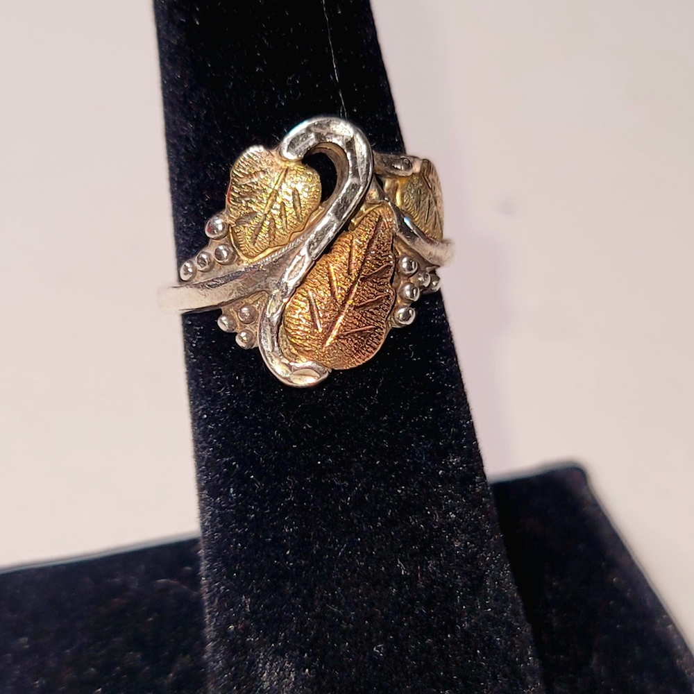 Black Hills Gold 12K Elegant Silver and Gold Leaf Ring Sz 6.5
